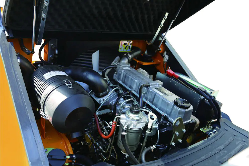 Xe-nang-dau-diesel-un-1-8-tan-FD18T-n-series 3
