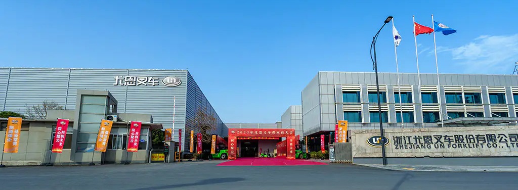Nha-may-zhejiang-un-forklift