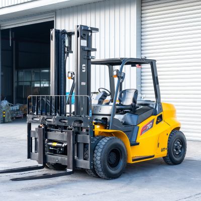 Xe nâng dầu UN 7 tấn FD70T F Series