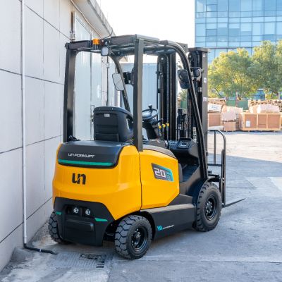 Xe nâng điện Lithium UN 2 tấn FB20 FE Series